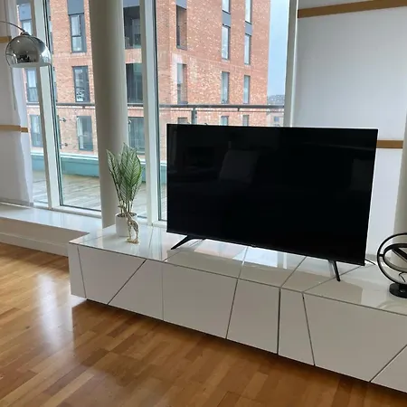 Glass Penthouse With Canal View * Birmingham